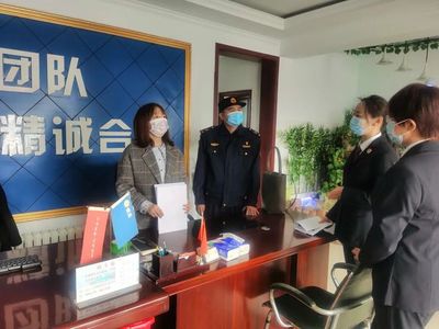 下花園區檢察院規范小微型客車租賃，為行業安全消除隱患